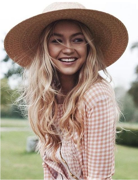 Gigi Hadid sombrero