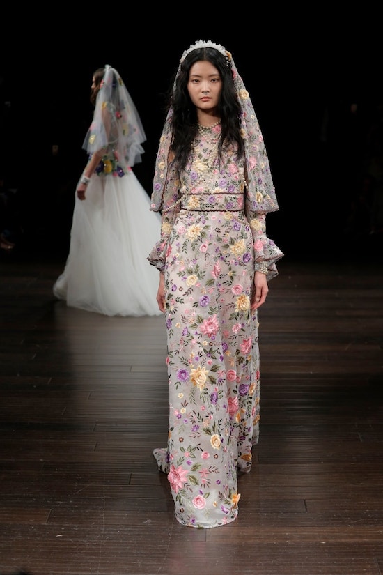 Vestido de novia sales con flores de colores