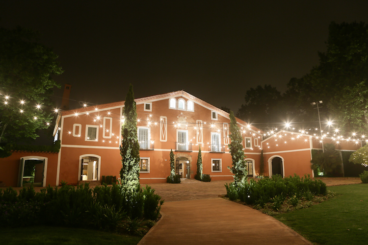 masia rosas noche